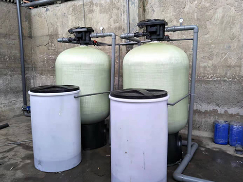 锅炉软化水设备的主要技术指标和特点有哪些？